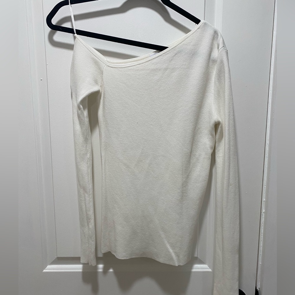Revolve 525 Asymmetrical Pullover Top - Picture 3 of 5